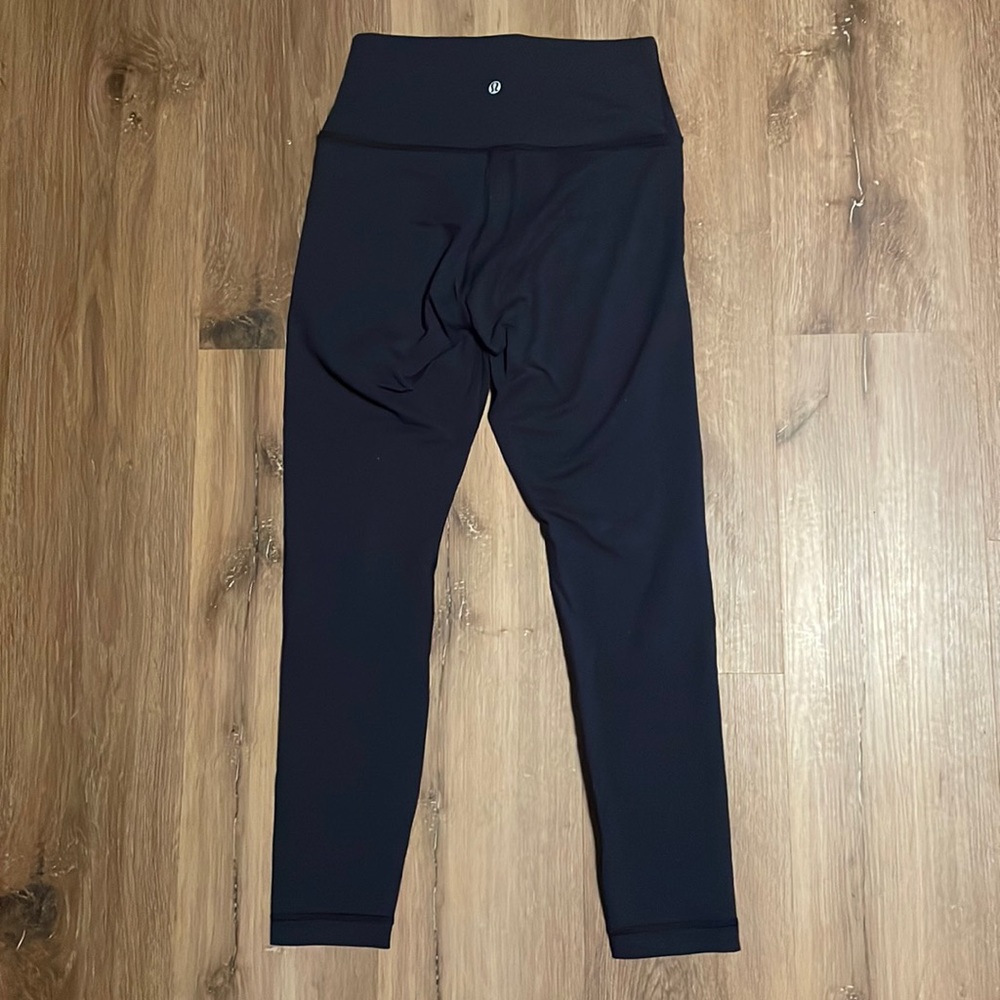 Lululemon wunder under, size 6 25”